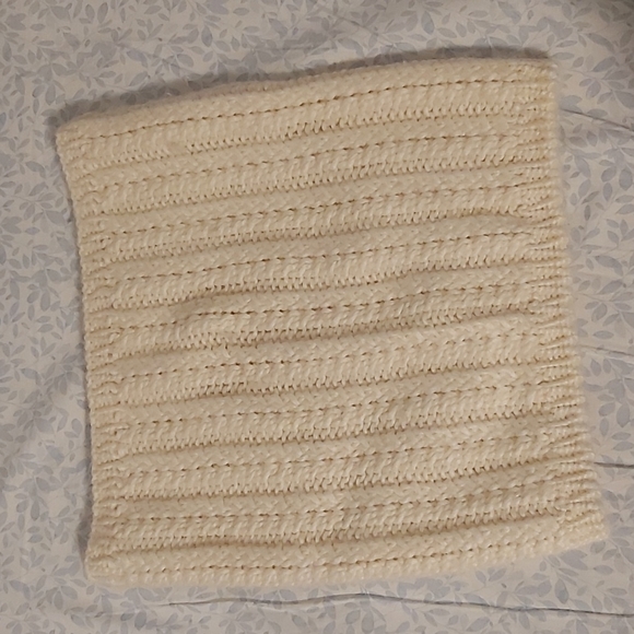 Wilfred ivory neckwarmer - Picture 4 of 4